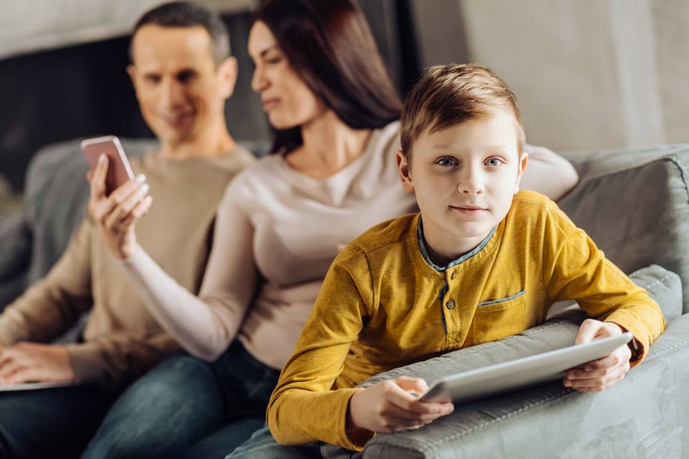 Como monitorar os filhos pelo celular